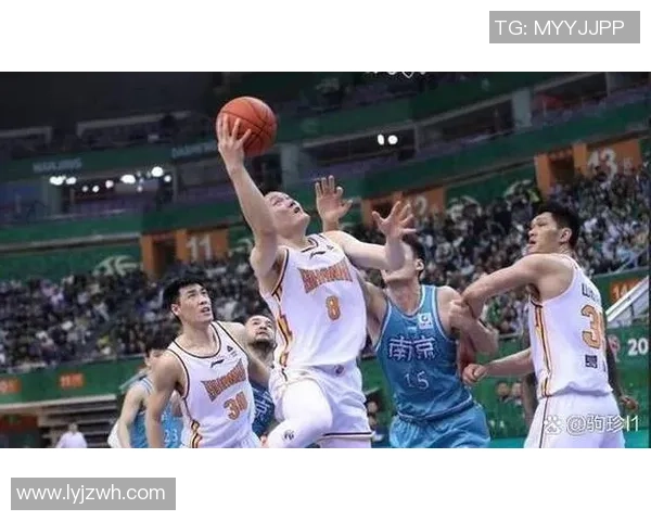 金泽赛维迎战冈山绿雉争夺关键三分的精彩对决分析